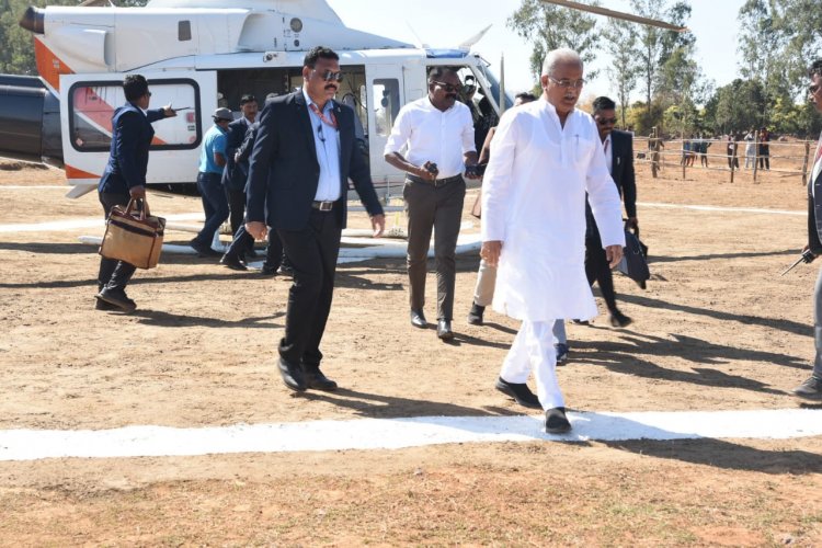 मुख्यमंत्री का कमलेश्वरपुर हेलीपेड में किया गया आत्मीय स्वागत