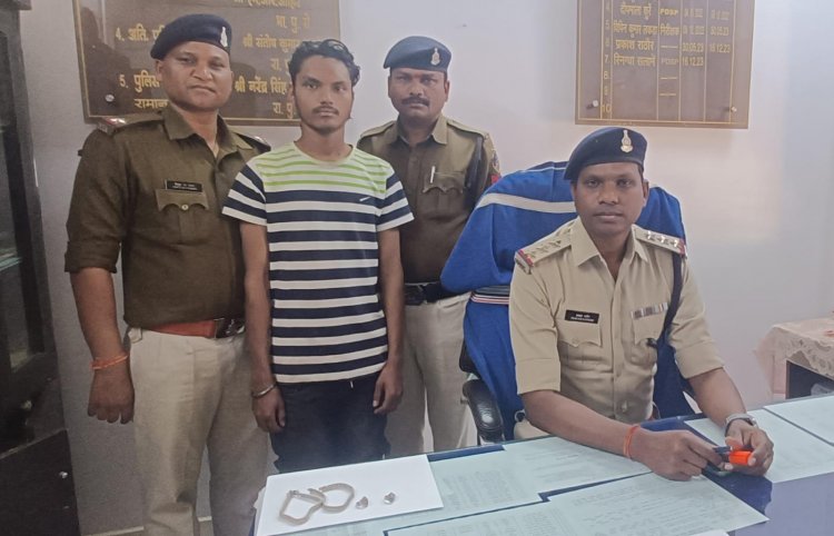 पायल व नगदी चोरी करने वाले आरोपी को थाना रामानुजनगर पुलिस ने किया गिरफ्तार।